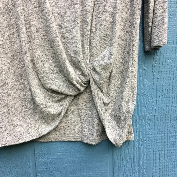 NWT Gibson Grey Scoop Neck Twist Front Top XS - Picture 3 of 6